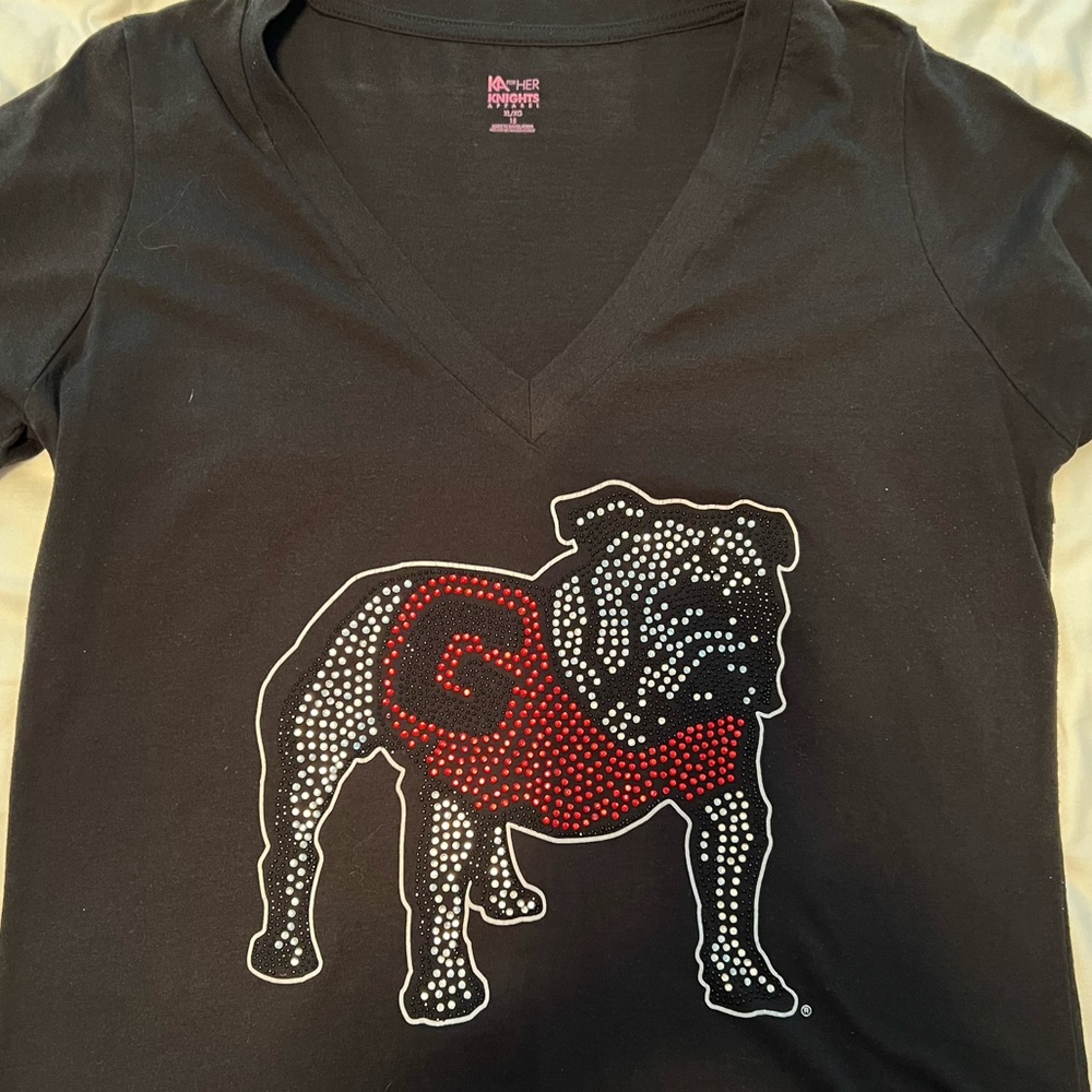 Women’s XL rhinestone UGA v neck T-shirt GUC.
